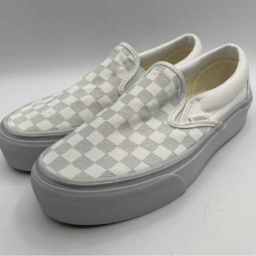 (new) Vans White and Gray Checkered Platform Slip-On Athletic Shoes